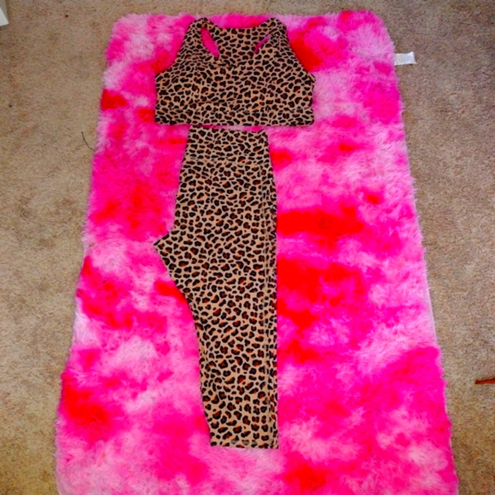 Top and bottom tight set made by POWER HOLD FABLETICS -YITTY